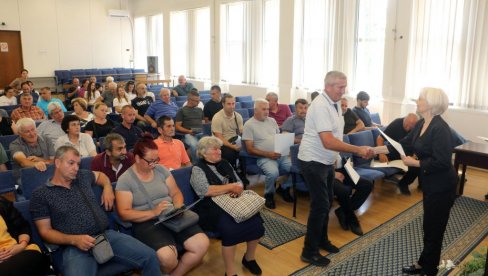 ЗА СУБВЕНЦИЈЕ ПОЉОПРИВРЕДНИЦИМА У СМЕДЕРЕВУ ОВЕ ГОДИНЕ 25 МИЛИОНА ВИШЕ НЕГО 2025.: Данас уручено 109 нових уговора